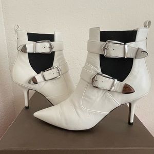 Used 5 times! White, bootie. Excellent condition.